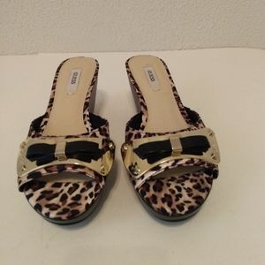 Guess Animal Print Fabric Bow Slip On Mule 3" Heels sz 6.5 M